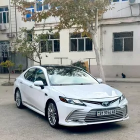 Toyota Camry 2021