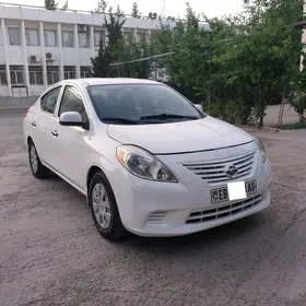 Nissan Versa 2011