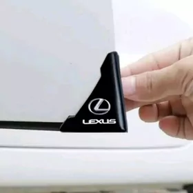 Противоударник на угол двери