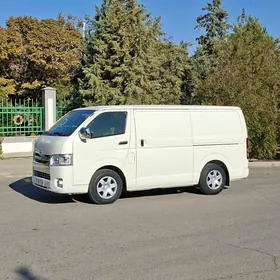 Toyota Hiace 2017