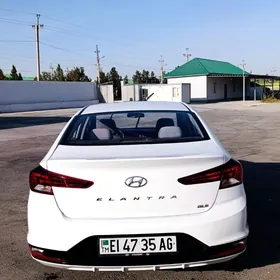 Hyundai Elantra 2019