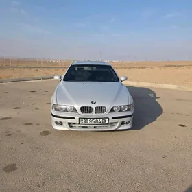 BMW M5 2003
