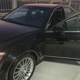 Mercedes-Benz 300SE 2010