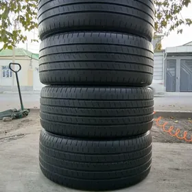 Bridgestone 235 45 18 Teker