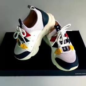 Кроссовки 29