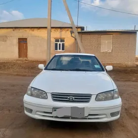 Toyota Camry 2000