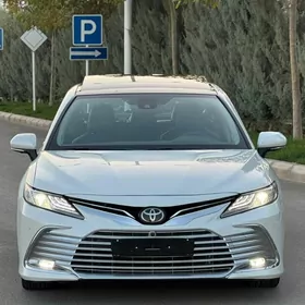 Toyota Camry 2020
