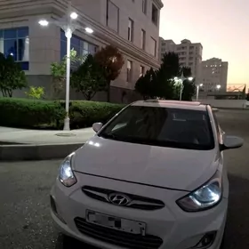 Hyundai Accent 2012