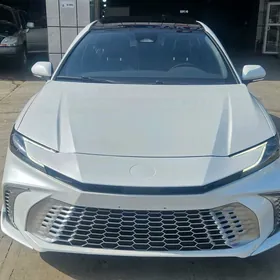 Toyota Camry 2025