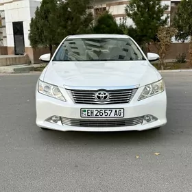 Toyota Camry 2014