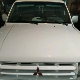 Mitsubishi Pajero 1997