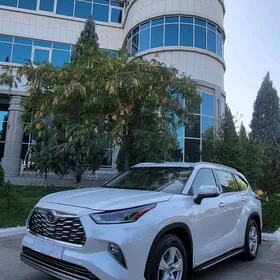 Toyota Highlander 2022