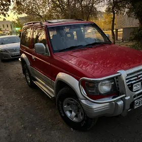 Mitsubishi Pajero 1994