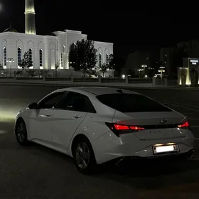 Hyundai Elantra 2022