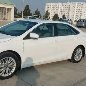 Toyota Camry 2015