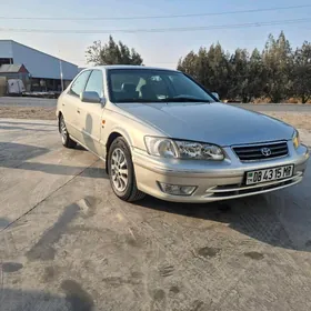 Toyota Camry 2000