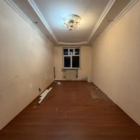 Болгарка  3 ком 1 этаж