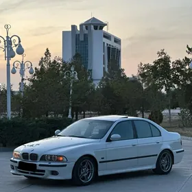 BMW E39 2000