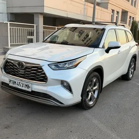 Toyota Highlander 2021