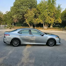 Toyota Camry 2017