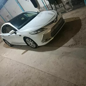 Toyota Camry 2018