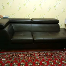 Кожаный диван. Срочно, дешево!