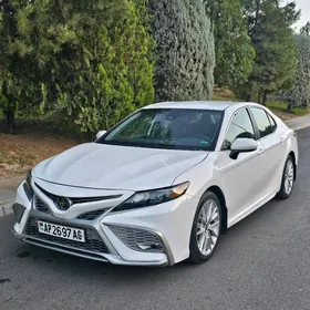 Toyota Camry 2021