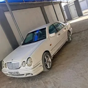 Mercedes-Benz E320 1996