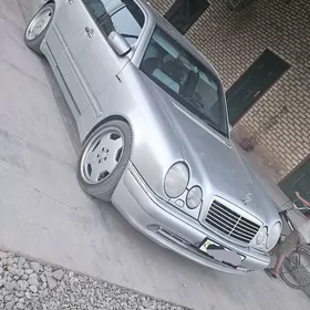 Mercedes-Benz E500 1997