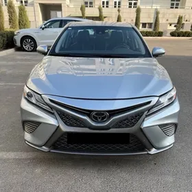 Toyota Camry 2020