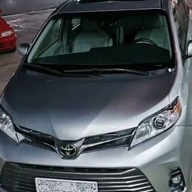 Toyota Sienna 2020