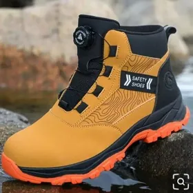 KOWUS USSİ DEMİRLİ