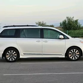 Toyota Sienna 2018