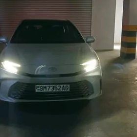 Toyota Camry Hybrid 2024