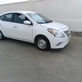 Nissan Versa 2016
