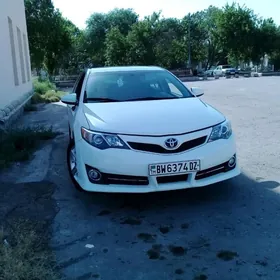 Toyota Camry 2012