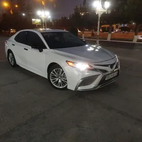 Toyota Camry 2020