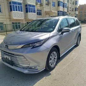 Toyota Sienna 2023