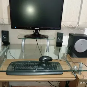 Компьютерный стол