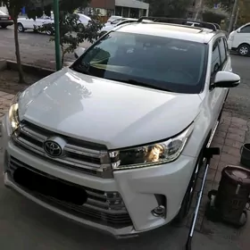 Toyota Highlander 2019