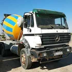 Mercedes-Benz ACTROS 3331 1998