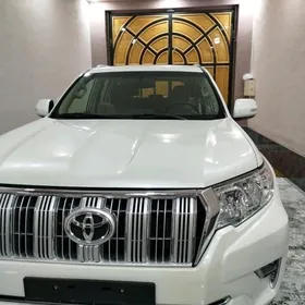 Toyota Land Cruiser Prado 2023