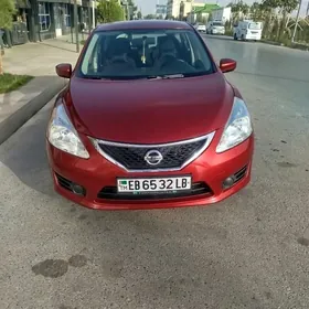 Nissan Tiida 2013