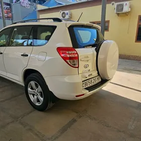 Toyota RAV4 2011