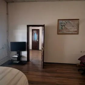 Bedewde bosh yer ofis uchin