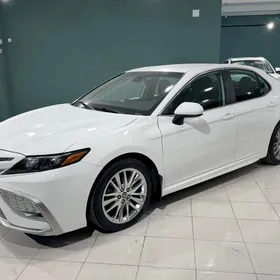 Toyota Camry 2021