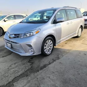 Toyota Sienna 2018