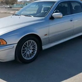BMW E39 2001