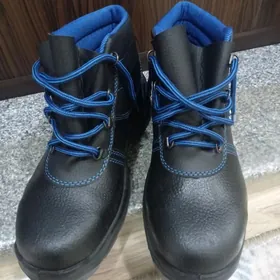 Ботинки Adik 40razmer