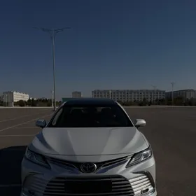 Toyota Camry 2024